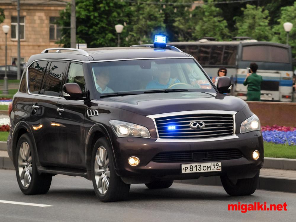 инфинити qx80 с мигалками